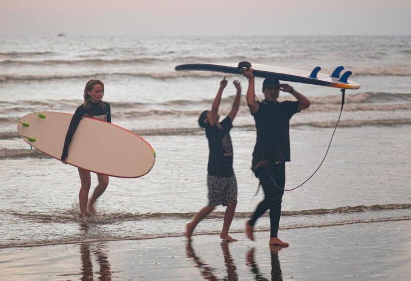 Общежитие Hostal Mirada Al Mar