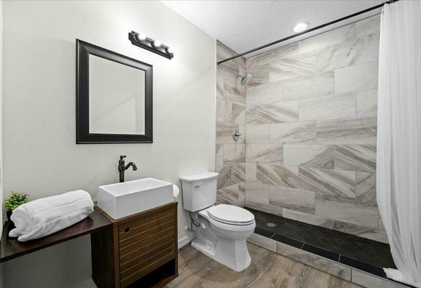 فندق صغير Travel Inn Of Titusville