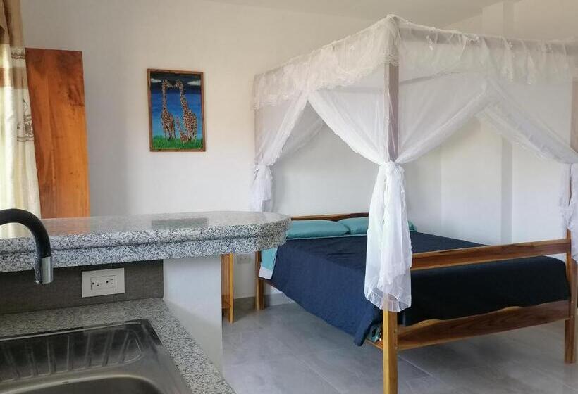 Bed and Breakfast Wipeout Cabaña Restaurant