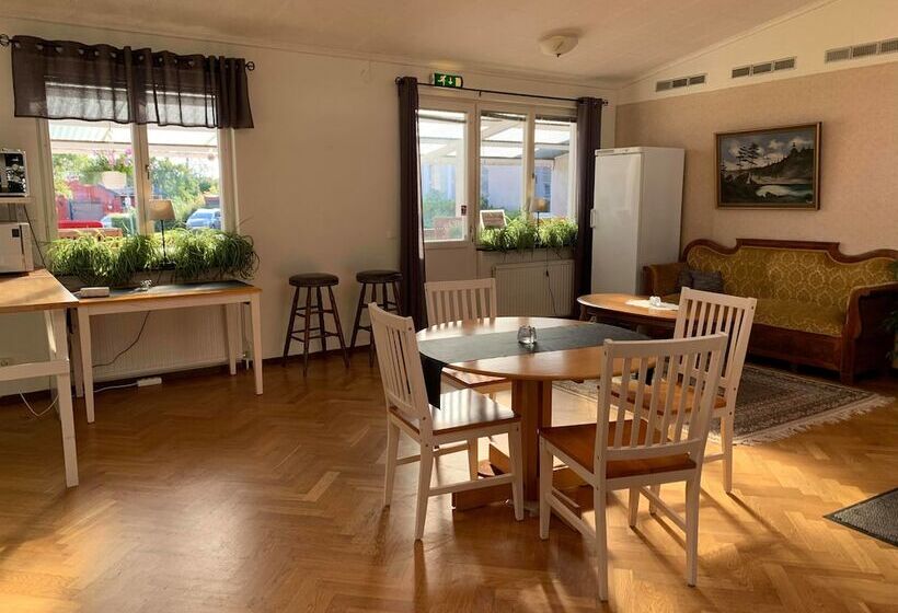 Brålanda Hotell Och Vandrarhem