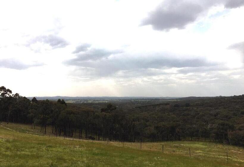 בית מלון כפרי Hilltop Tiny House By Tiny Away