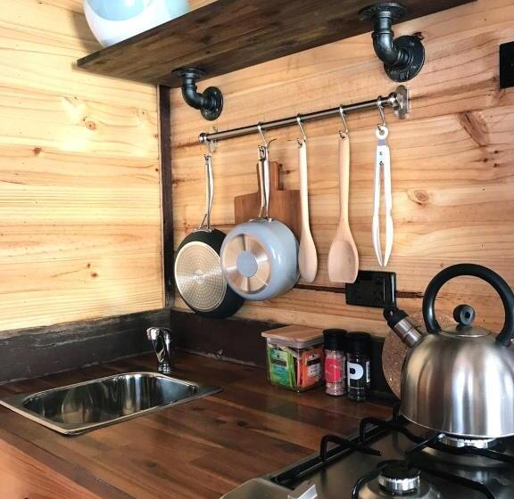 בית מלון כפרי Hilltop Tiny House By Tiny Away