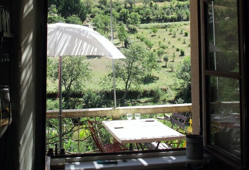 فندق Hôtel Restaurant Le Parisien