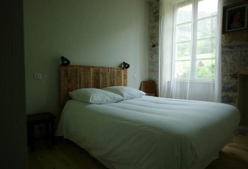 فندق Hôtel Restaurant Le Parisien