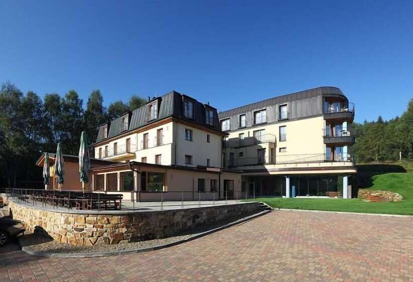 בית מלון כפרי Ostrov