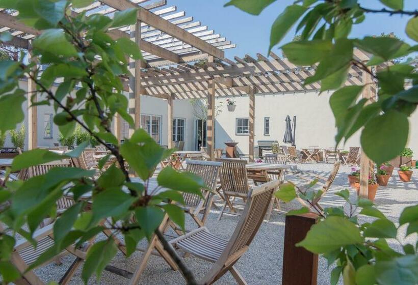 Strandakar Hotell & Restaurang