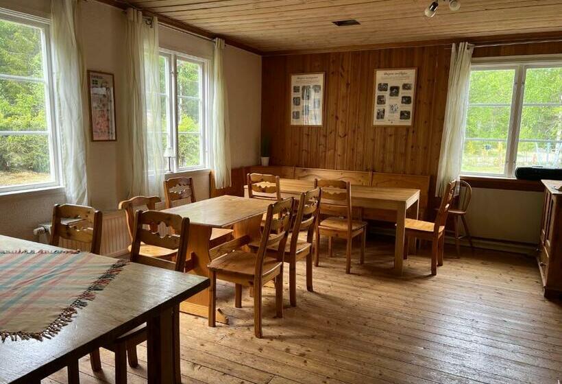 Nya Skogsgården Hostel