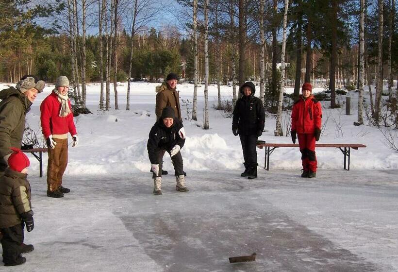 Nya Skogsgården Hostel