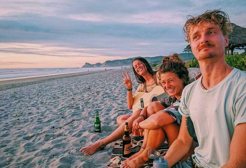 Общежитие Hermanos Perdidos Surf