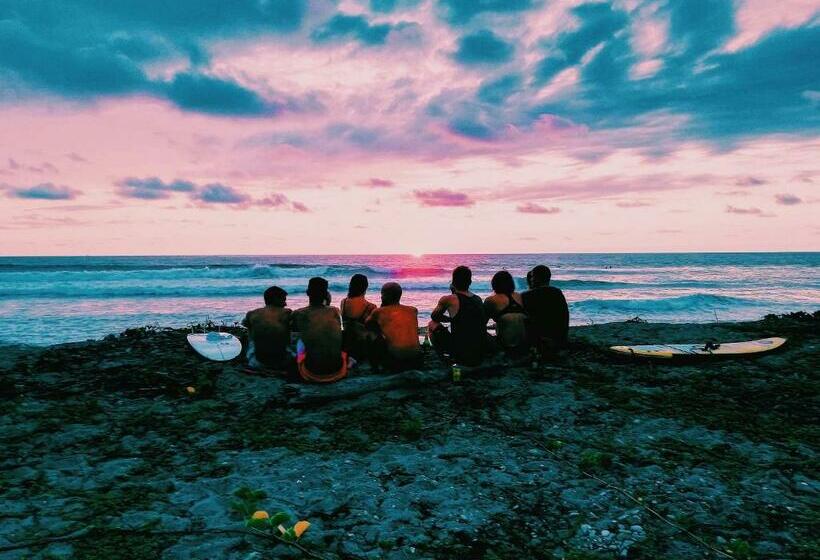 Общежитие Hermanos Perdidos Surf