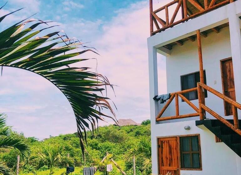 Общежитие Hermanos Perdidos Surf