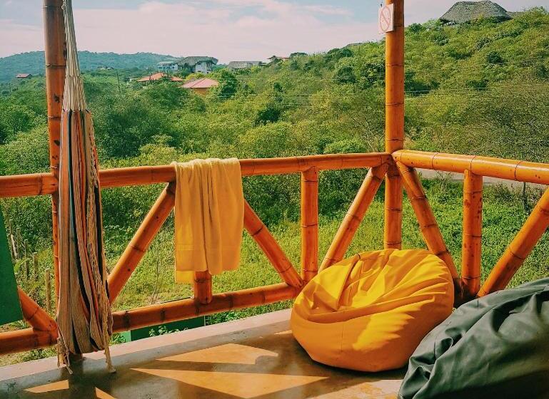 Общежитие Hermanos Perdidos Surf