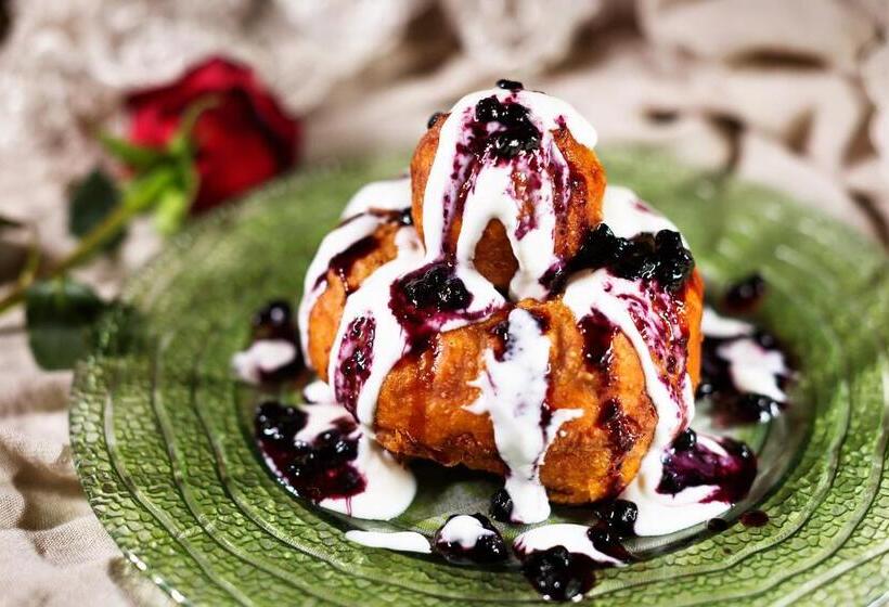 ペンション Conacu´ Boierului