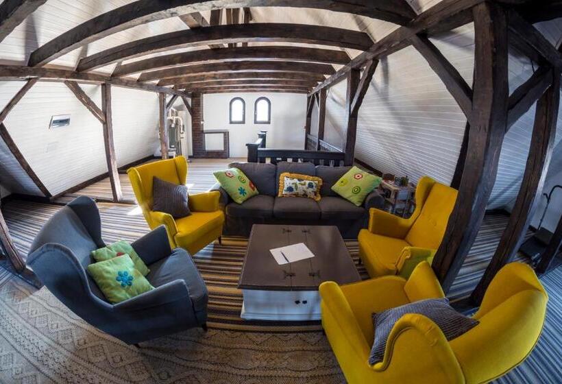 ペンション Conacu´ Boierului