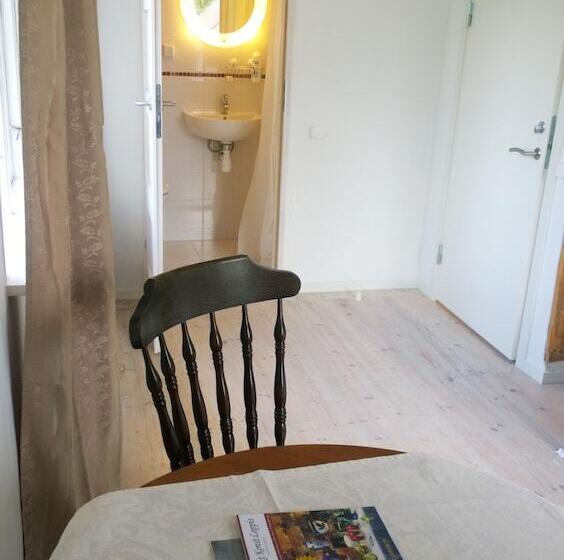 بنسيون Eriksmåla Art Residence