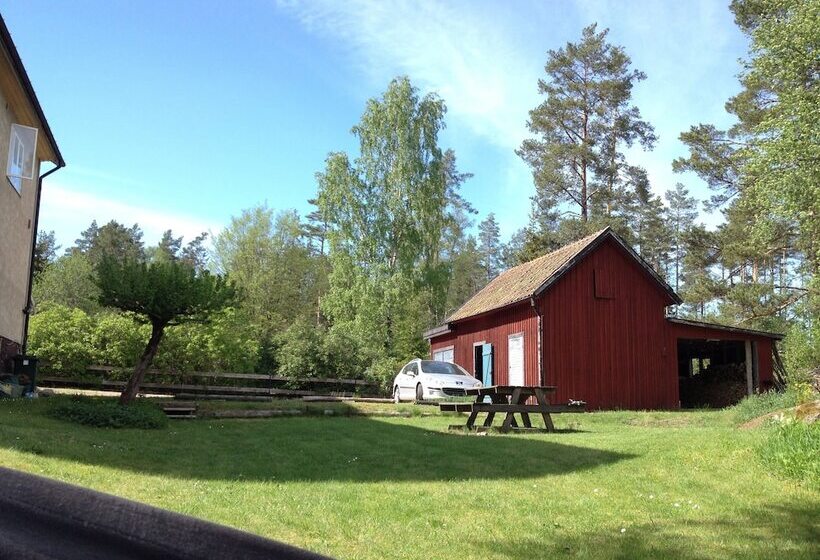 بنسيون Eriksmåla Art Residence