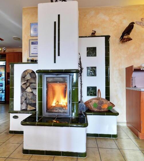 פנסיון Restaurace A Penzion Kamenec