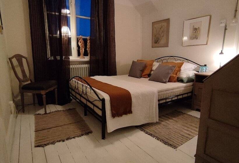 Пансион The Garden Hill