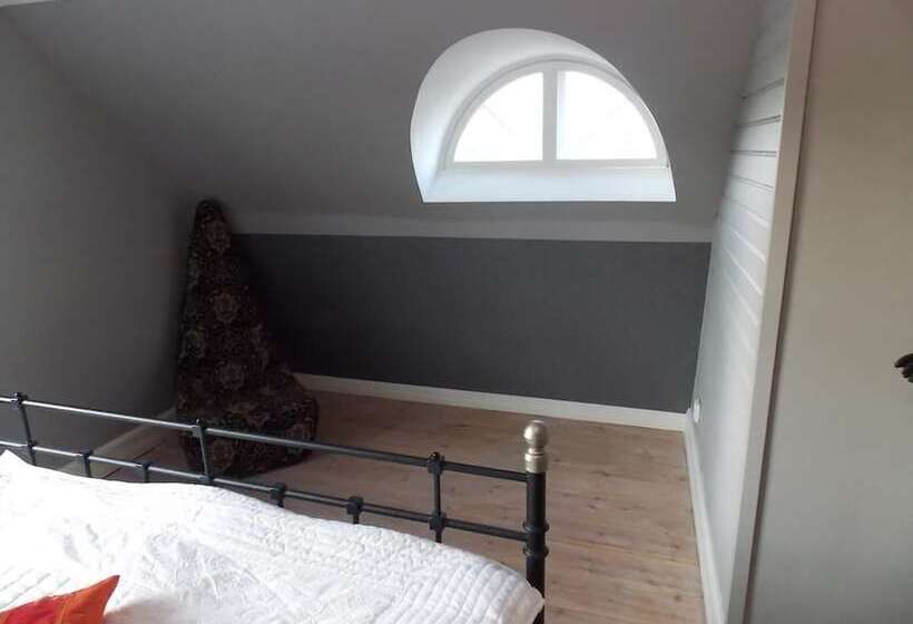 Пансион The Garden Hill