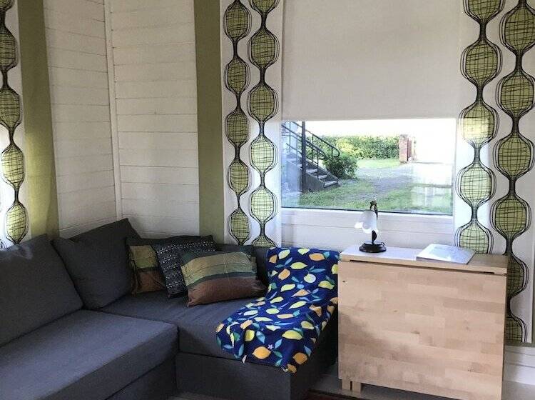 Пансион The Garden Hill