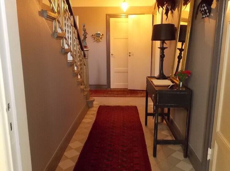 Пансион The Garden Hill