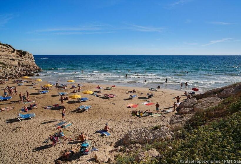 هتل Camping & Resort Sangulí Salou