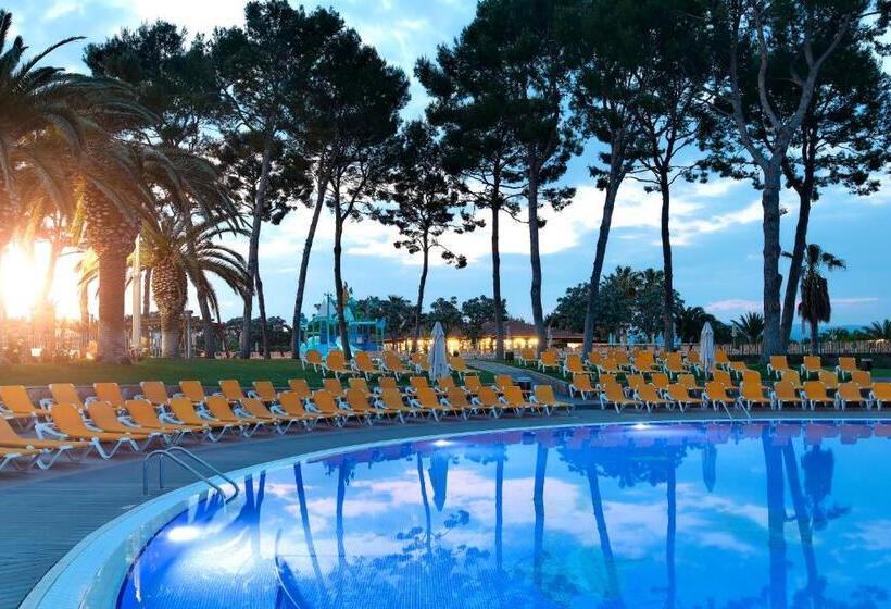 هتل Camping & Resort Sangulí Salou