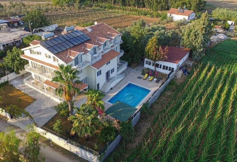 호텔 Infinity Ruby