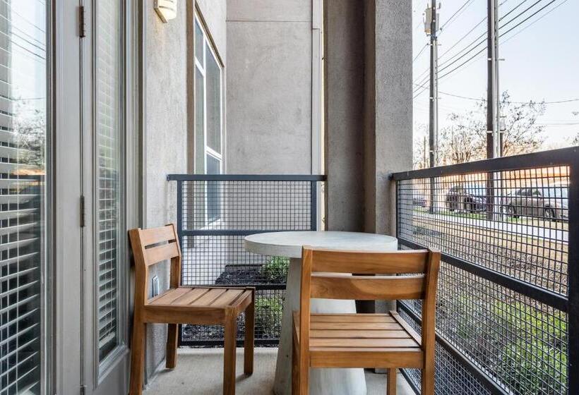 Kasa Love Fieldmedical District Dallas