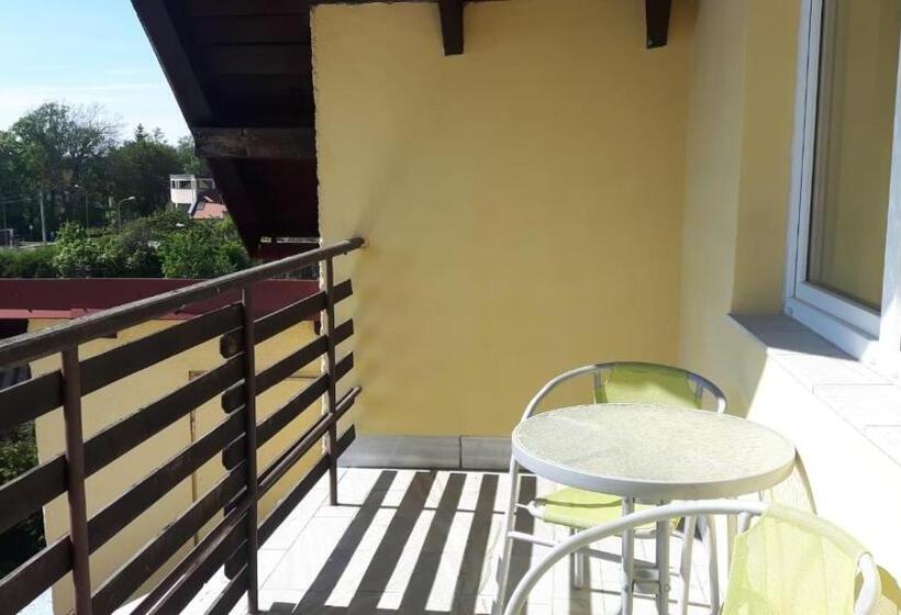 Pokoje Gościnne Biura Turystycznego Kris