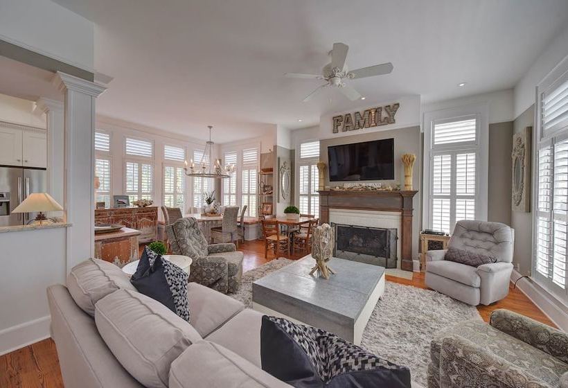 18 Coast Cottage Lane By Hodnett Cooper