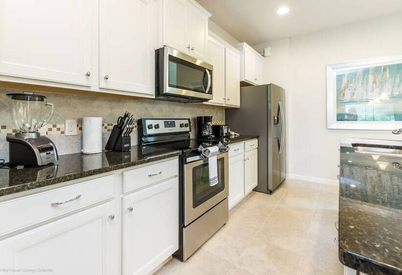 6 Bd 5 Bh House Game Room Pool Spa