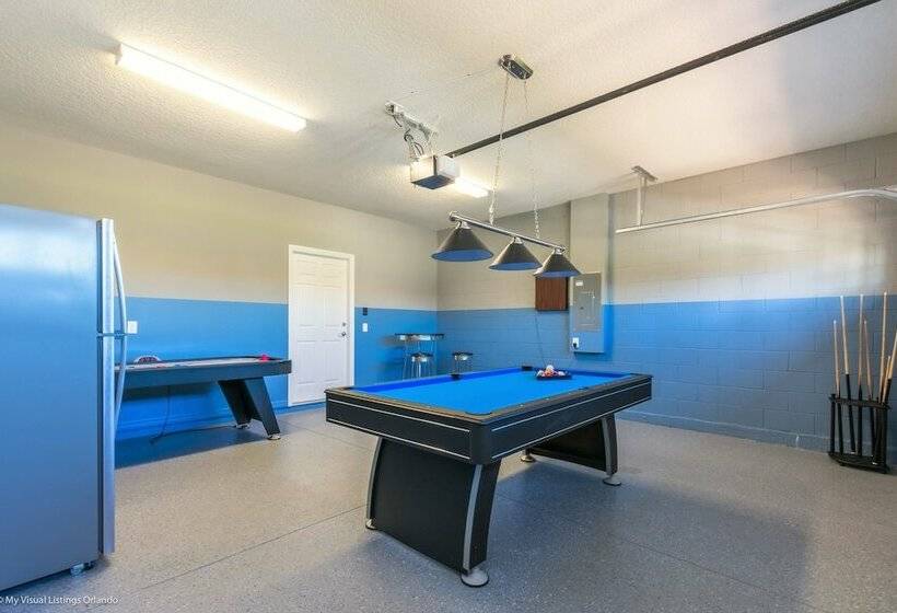 7 Bd 5.5 Bh Villa Game Room Pool Spa