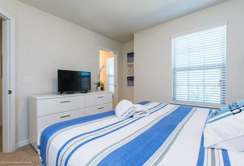 7 Bd 5.5 Bh Villa Game Room Pool Spa