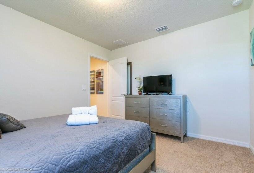 7 Bd 5.5 Bh Villa Game Room Pool Spa