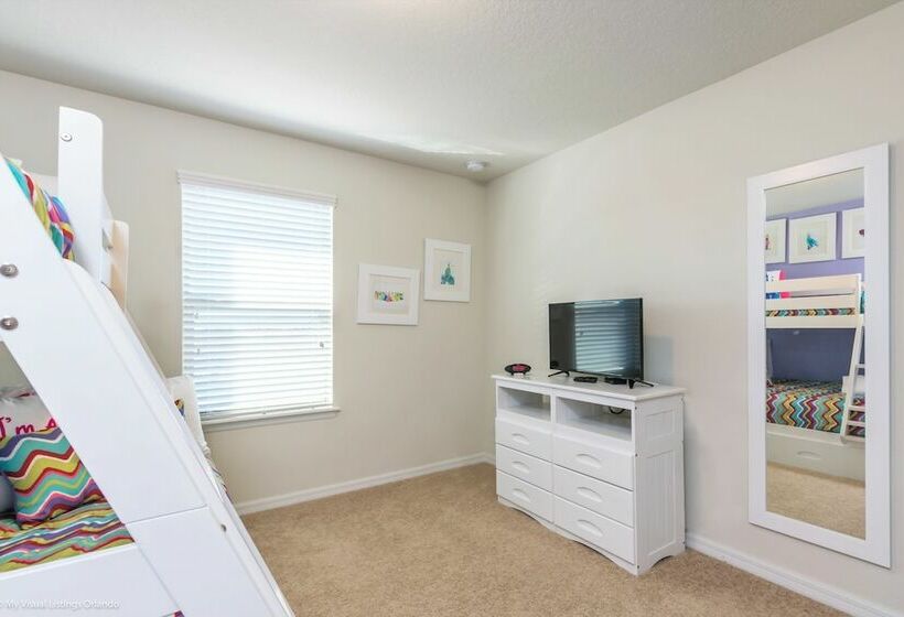 7 Bd 5.5 Bh Villa Game Room Pool Spa