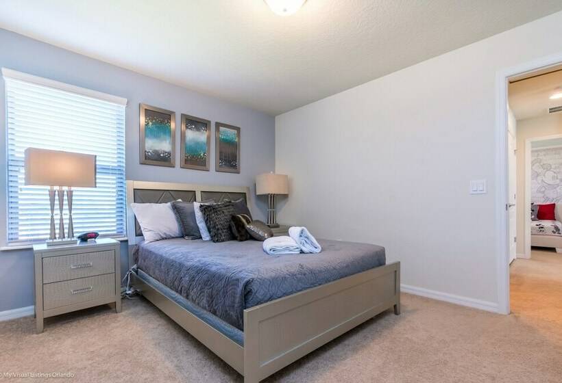 7 Bd 5.5 Bh Villa Game Room Pool Spa