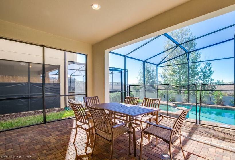 7 Bd 5.5 Bh Villa Game Room Pool Spa