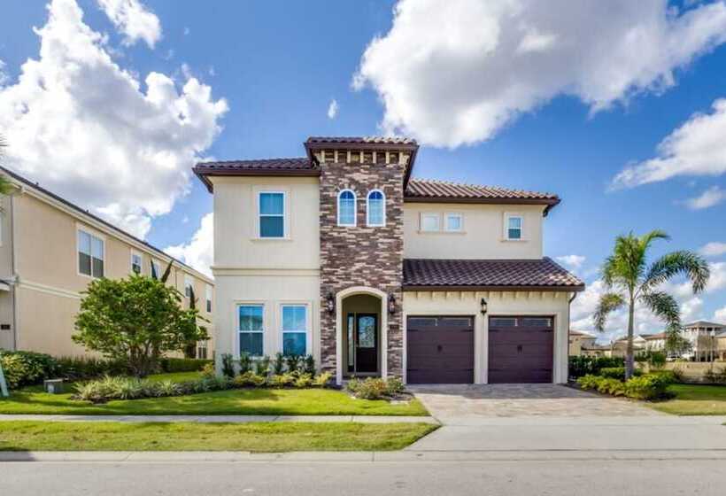 7 Bdrmstheatergamermpoolmansion