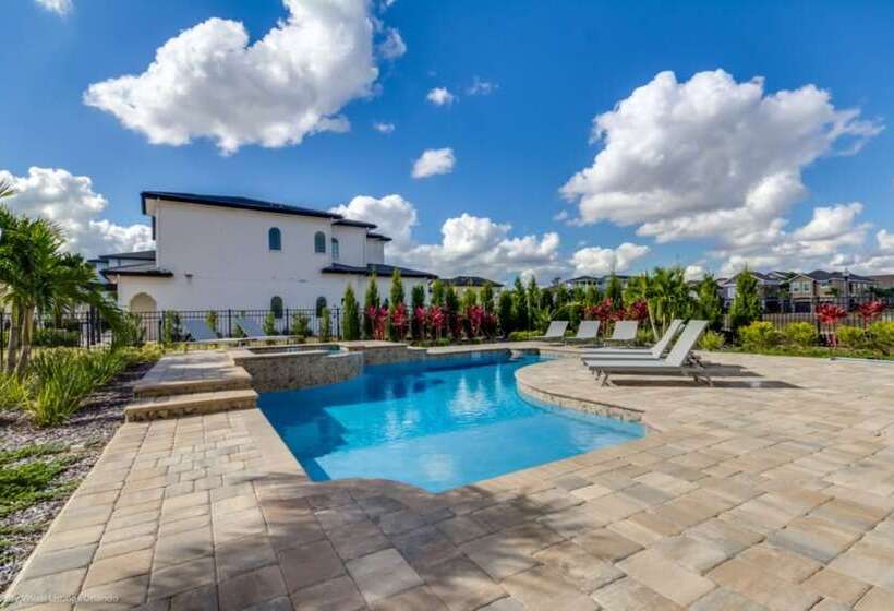 7 Bdrmstheatergamermpoolmansion