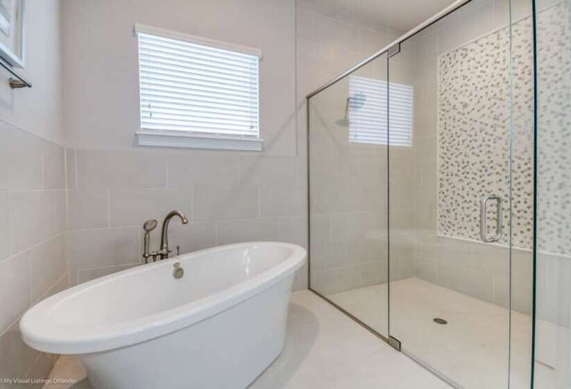 7 Bdrmstheatergamermpoolmansion