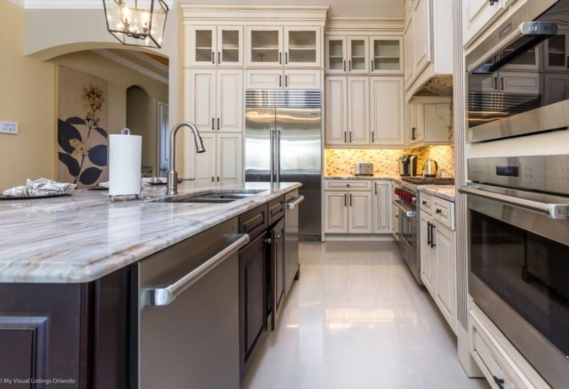 7 Bdrmstheatergamermpoolmansion