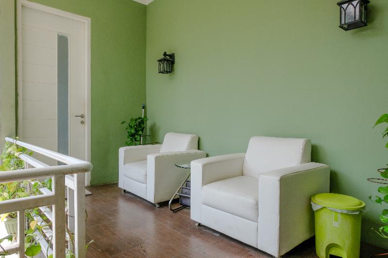 הוסטל Spot On 1712 Griya Shanta Residence