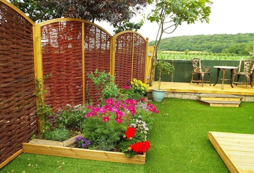 Relaxing Studio   Sauna   Luxe Bed   Pet Friendly