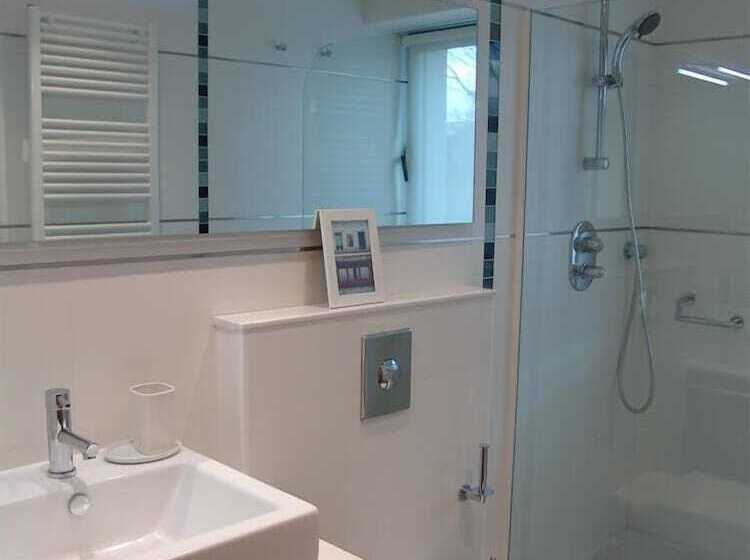 Apartamentos La Torreta Del Llac