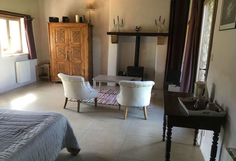 مبيت وإفطار La Troliere