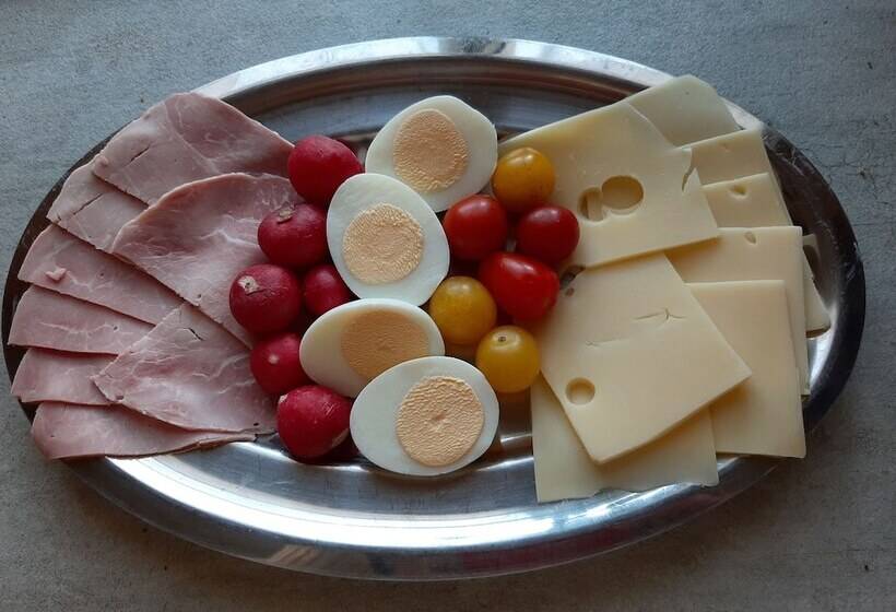 ベッドアンドブレックファースト Maison Cerviña