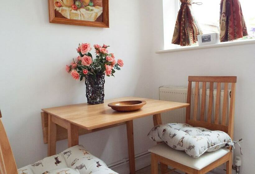 Relaxing Studio   Sauna   Luxe Bed   Pet Friendly