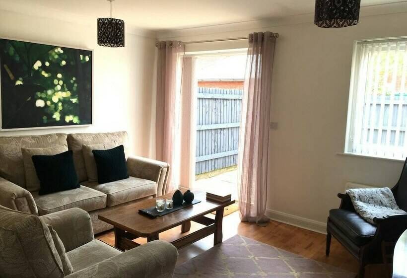 City Centre Townhouse   Perfect For A City Break