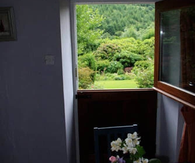 Cwm Irfon Lodge Cottages